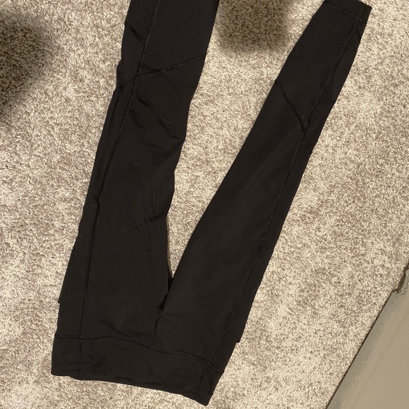 Size 4 Lululemon leggings - Picture 2 of 6